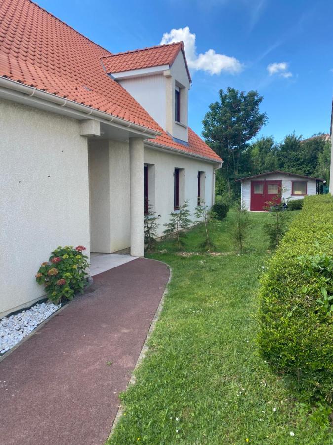 Aux Charmes Panzió Isques Kültér fotó