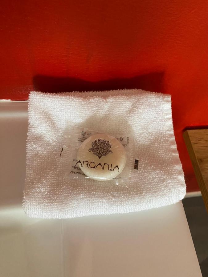 Aux Charmes Panzió Isques Kültér fotó