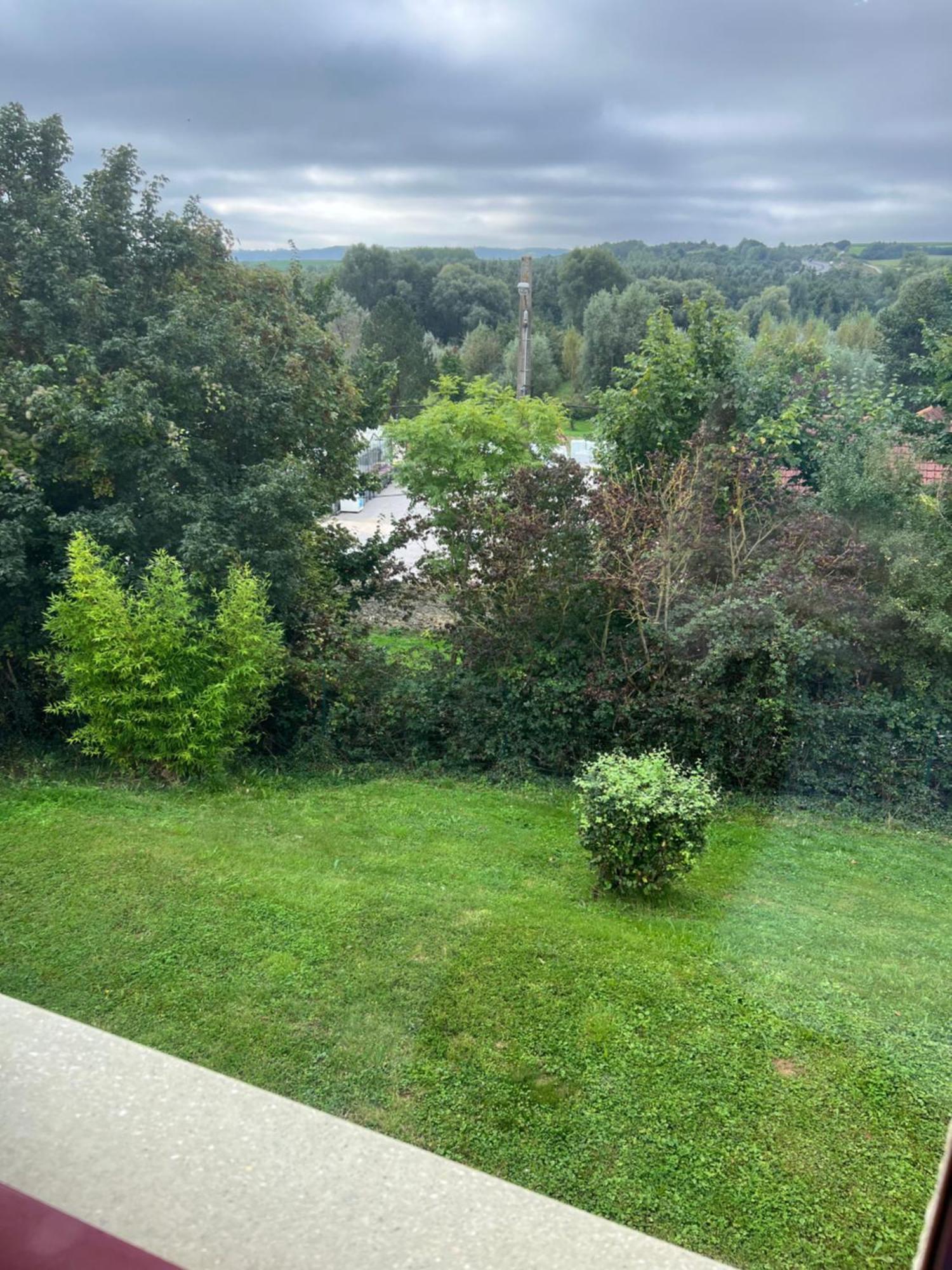 Aux Charmes Panzió Isques Kültér fotó